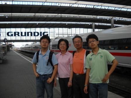 2009-2011年維也納--台灣基督長老教會：2010.09.19甜蜜的負擔~溫馨合照~