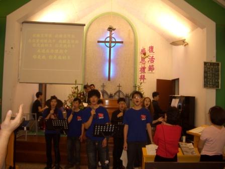 2010.04.04復活節讚美禮拜：敬拜讚美團帶領會眾敬拜