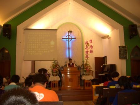 2010.04.04復活節讚美禮拜：耀堂執事引領會眾敬拜 上主