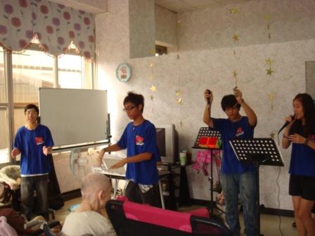 2010/08/28青少年團契至葡萄園安養中心志工：我是