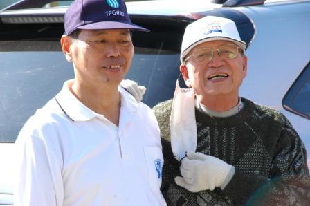 2010.01.09設教百週年倒數100天串聯百公里騎自行車活動：二位長老哥兒們~