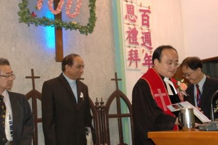 2010.04.18百週年感恩讚美禮拜：中會議長賴信頌牧師等牧長同頌主恩
