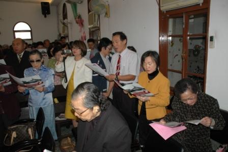 2010.04.18百週年感恩讚美禮拜：歷任牧師及傳道共襄盛舉