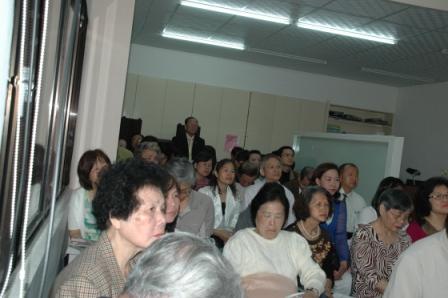 2010.04.18百週年感恩讚美禮拜：會議室亦座無虛席