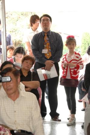 2010.04.18百週年感恩讚美禮拜：嘿嘿~我在掌控程序進行中隨時狀況需要的支援~