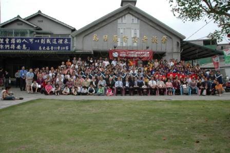 2010.04.18百週年感恩讚美禮拜：大合照