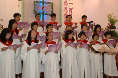 2010.04.18設教百週年聖樂觀摩會：台中大墩教會聖歌隊獻唱