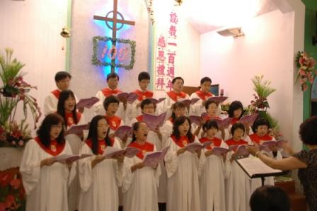 2010.04.18設教百週年聖樂觀摩會：台中大墩教會聖歌隊獻唱(2)