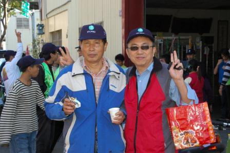 2010.01.09設教百週年倒數100天串聯百公里騎自行車活動：休息一下也來照一張