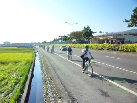 2010.01.09設教百週年倒數100天串聯百公里騎自行車活動：車隊來了~ya