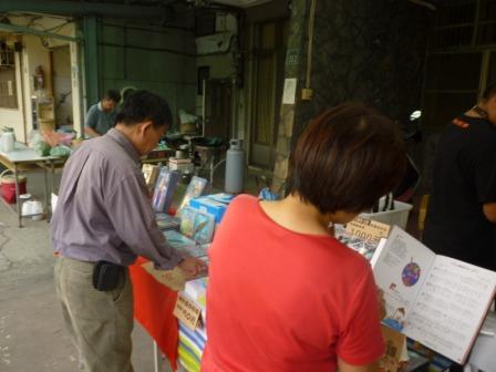 2010.07.20台灣跑兒X劉大偉夢想巡迴列車於烏日教會：林內教會製作飾品(林內卡好)