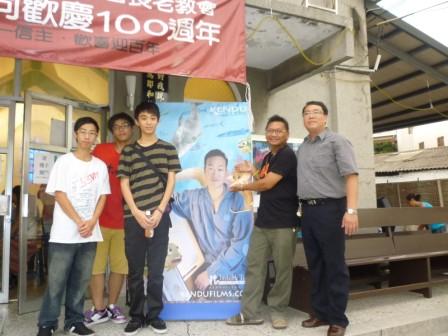 2010.07.20台灣跑兒X劉大偉夢想巡迴列車於烏日教會：我們來照一張~