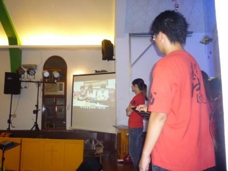 2010.07.20台灣跑兒X劉大偉夢想巡迴列車於烏日教會：福音短片撥放中~