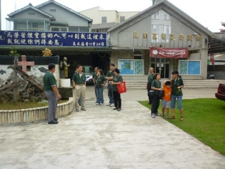 2010.10.03台中中會設立八十週年感恩禮拜：兄姐集合中~