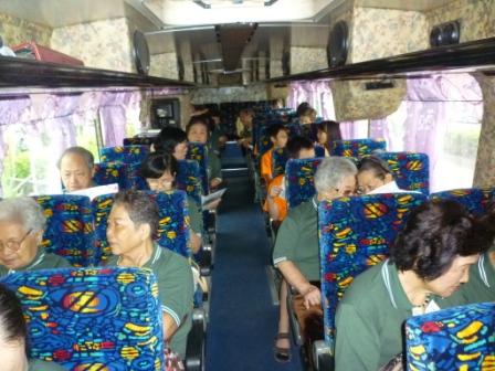 2010.10.03台中中會設立八十週年感恩禮拜：坐車至中興大學去~