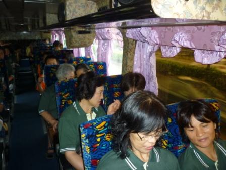2010.10.03台中中會設立八十週年感恩禮拜：坐車至中興大學去~