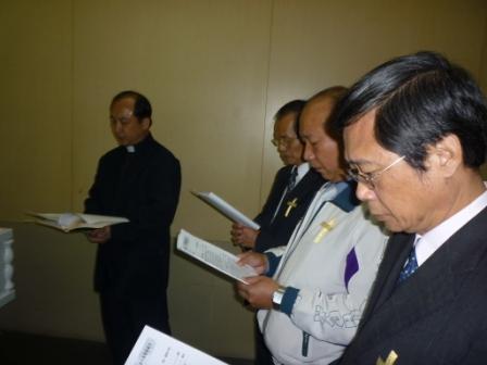 2010.10.30陳東連弟兄告別安息禮拜：牧長出席參加入木禮拜