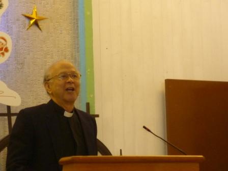 2010.12.12普世聖經紀念主日周神志牧師前來證道與請安：周神志 牧師證道與勉勵